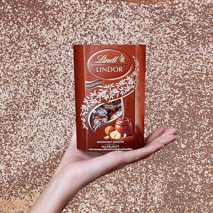 Lindt LINDOR Hazelnut Chocolate Truffles, 7.05 oz200 g