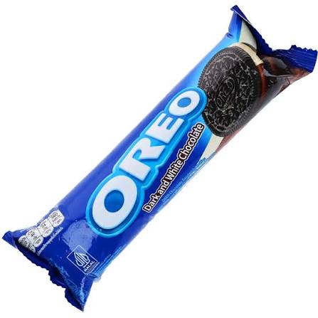 Oreo Dark & White Chocolate Flavoured Sandwich Cookies, 137g (Pack of 04) (Indonesia)
